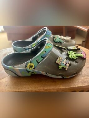 CROCS Unisex Smoke Translucent Steve Harrington Quick strike with Jibbitz Charms